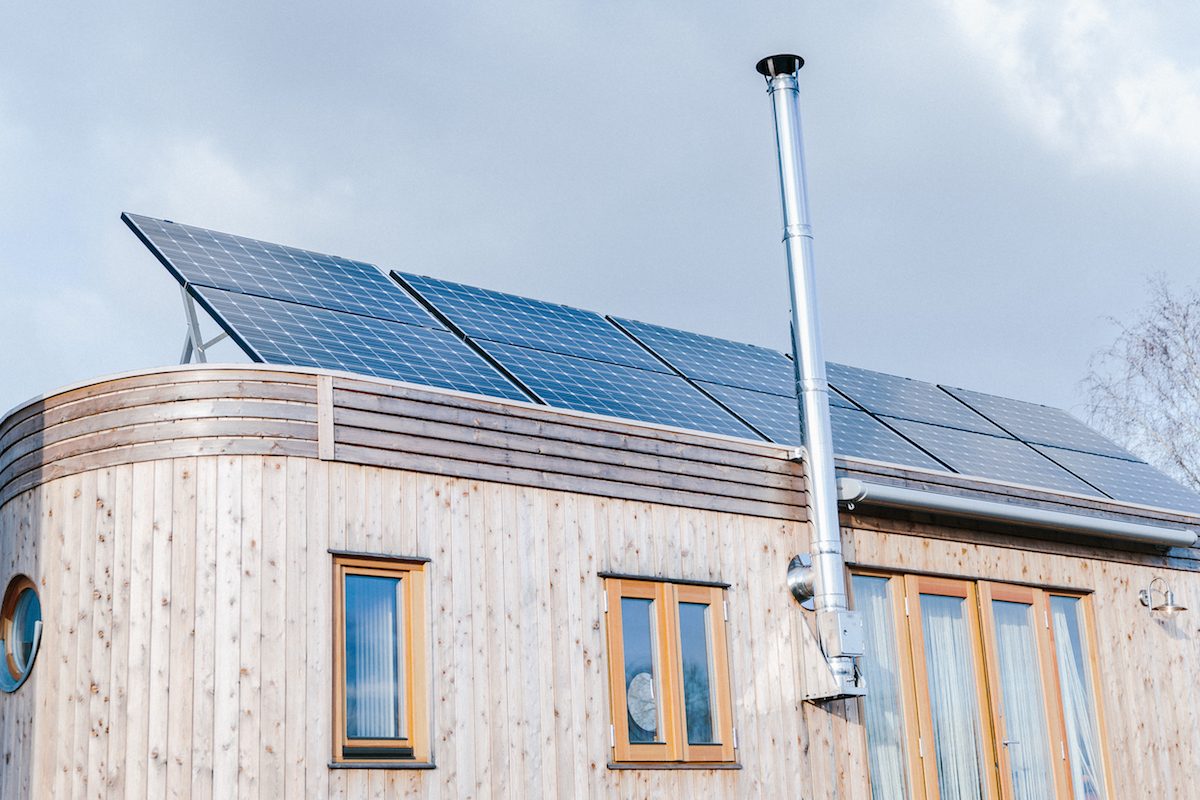 Solar Butterfly: Klimaneutral leben im solarbetriebenen Tiny House auf  Rädern - energiezukunft